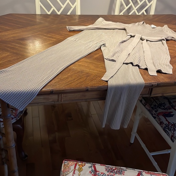 H&M Beige Ribbed Sweater Set - Picture 4 of 13